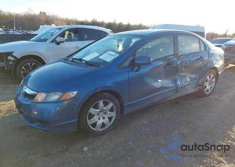 2010 Honda Civic Lx z USA, uszkodzony, nr VIN 2HGFA1F52AH300752